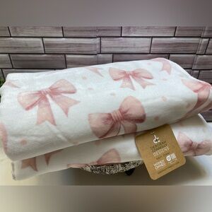 DC Designs ❤️ light baby Pink Bow pattern (2) Bath Towels set NWT